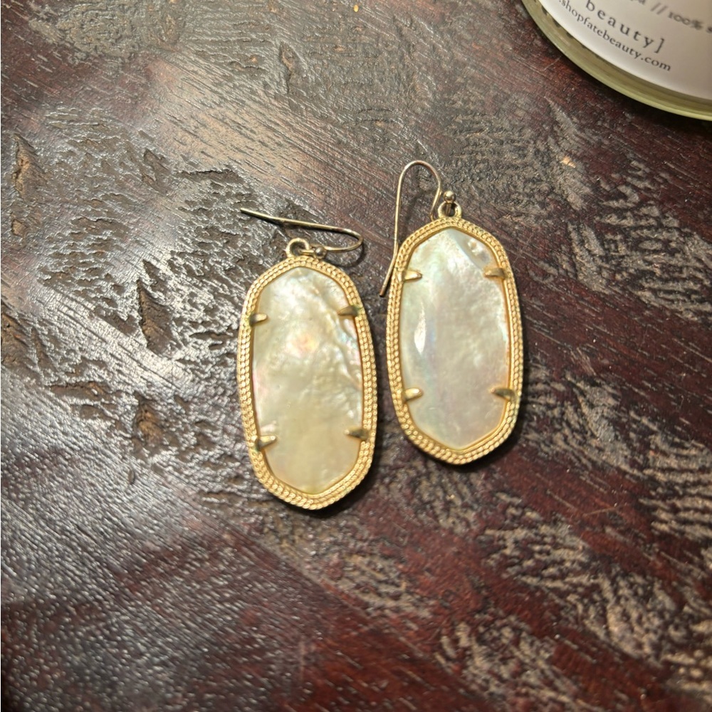 Kendra Scott Mother of Pearl